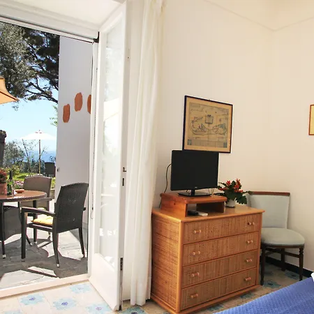 Casa Augusto לינה וארוחת בוקר