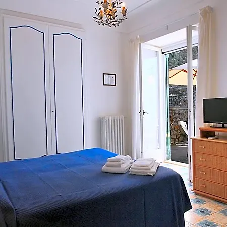 Alojamento de Acomodação e Pequeno-almoço Casa Augusto Capri