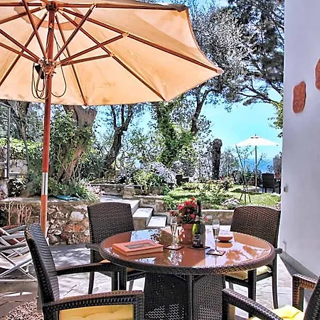 Alojamento de Acomodação e Pequeno-almoço Casa Augusto