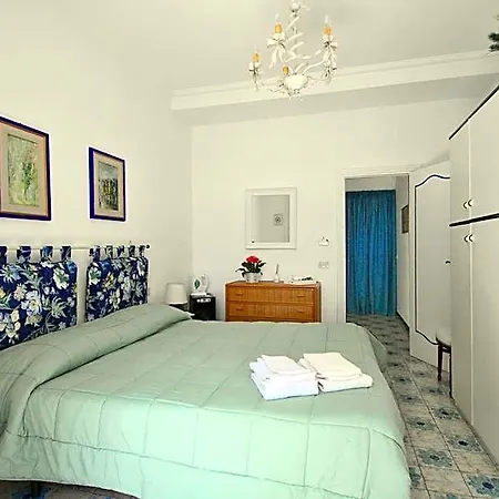 Alojamento de Acomodação e Pequeno-almoço Casa Augusto 4*