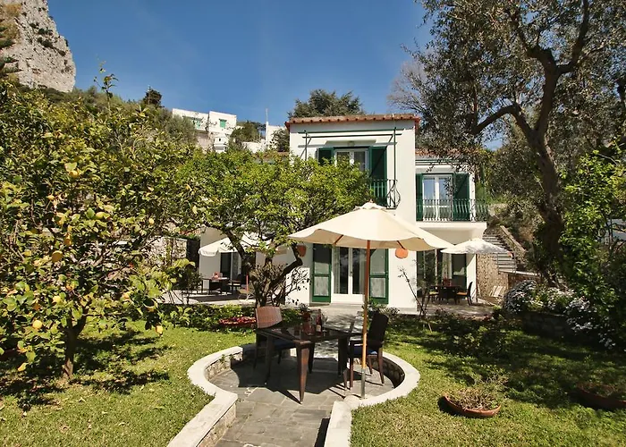 Casa Augusto לינה וארוחת בוקר קאפרי